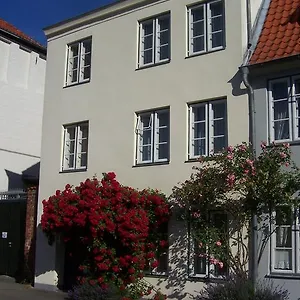 https://gastehaus-am-krahenteich.hamburg-hotels-de.com